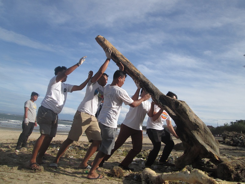 BEACH CLEANING 2019