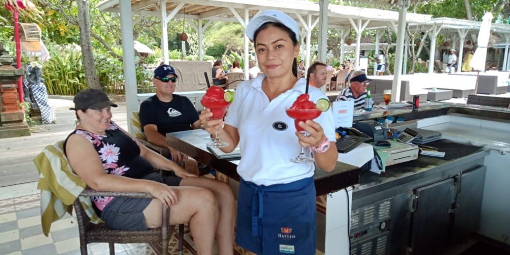 BEACH BAR ATTENDANT